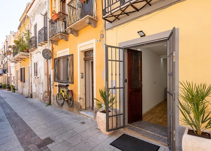 A E C Homedesign Stampace Holiday home *